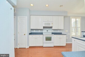 13640 Salk St in Herndon, VA - Building Photo - Building Photo