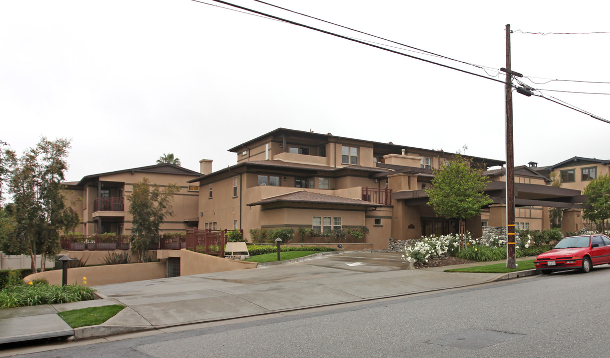 Sierra Vista Apartments in Sierra Madre, CA - Building Photo