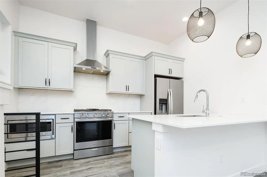 3460 S Corona St in Englewood, CO - Building Photo