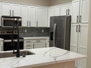 21122 W Sunrise Ln in Buckeye, AZ - Building Photo - Building Photo