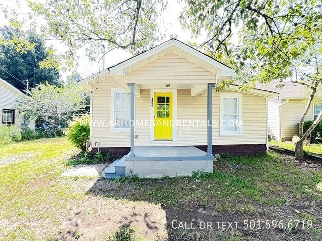 property at 305 S Jackson St