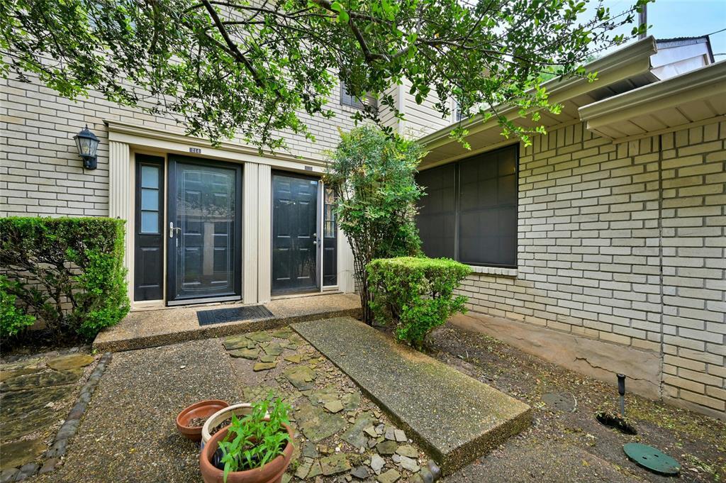 8400 Jamestown Dr in Austin, TX - Building Photo