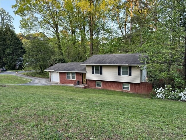 property at 3527 Indian Ln