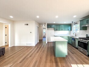 15246 Temple Ave in La Puente, CA - Building Photo - Building Photo