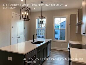 1235 Cushenberry Ln in Atlanta, GA - Building Photo - Building Photo