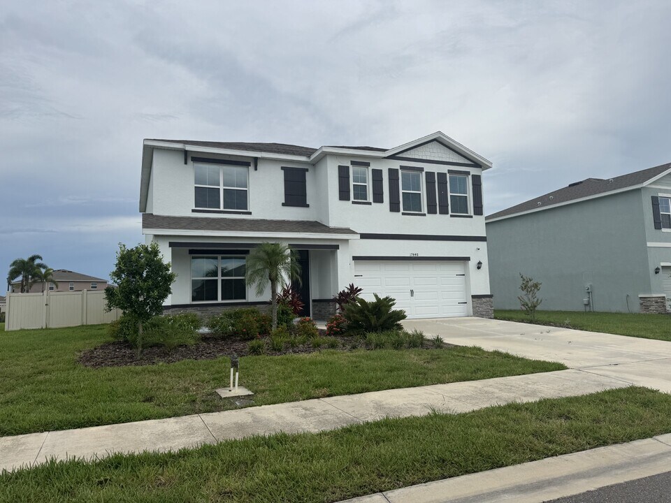 17448 Harvest Moon Way in Bradenton, FL - Building Photo