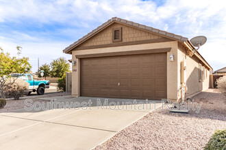 1583 W Quick Draw Way in San Tan Valley, AZ - Building Photo - Building Photo