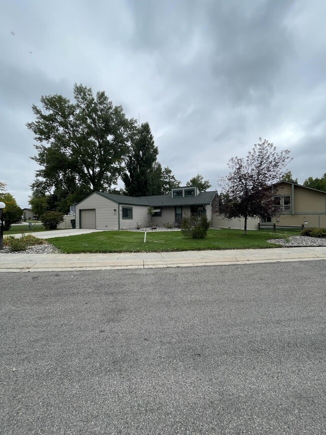 property at 385 Pheasant Pl