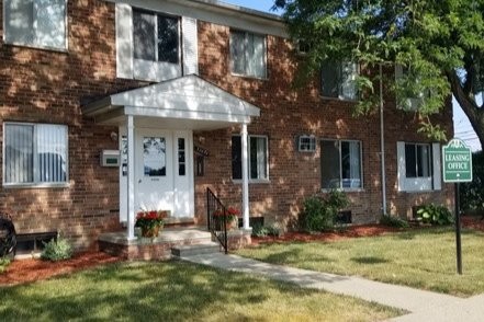 Kelly Square Apartments in Roseville, MI - Foto de edificio