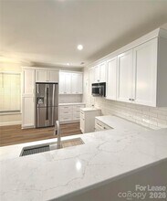 9235 Island Overlook Ct in Cornelius, NC - Building Photo - Building Photo