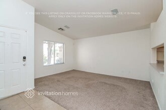 1688 S Pinto Dr in Apache Junction, AZ - Building Photo - Building Photo