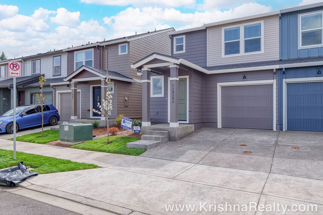 11935 NE 104th St in Vancouver, WA - Building Photo