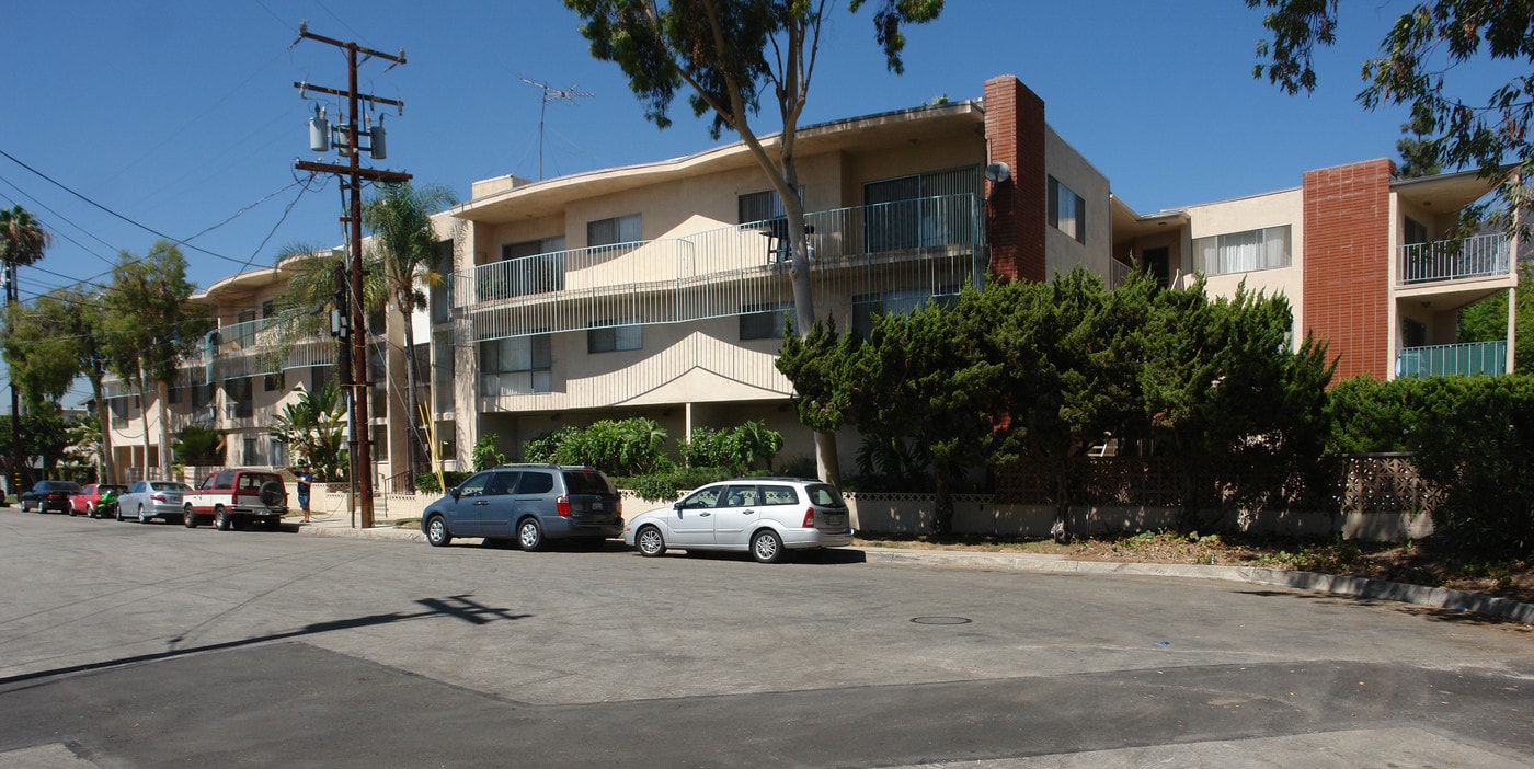 Park Crest Apartments in La Canada Flintridge, CA - Building Photo