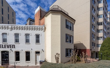 900 24th St Nw in Washington, DC - Foto de edificio - Building Photo