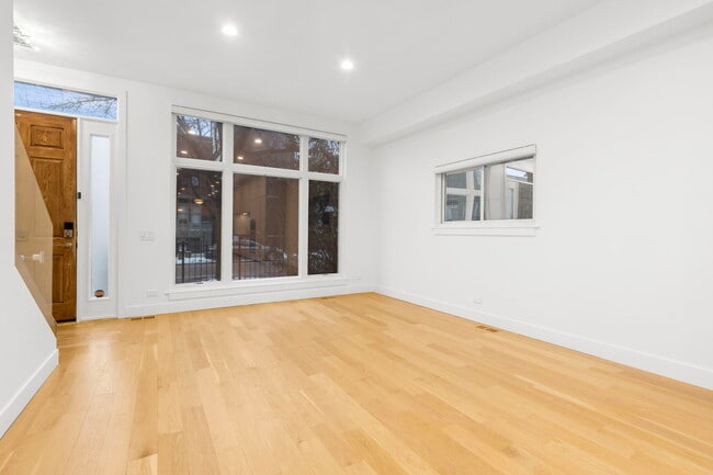 1618 W Pierce Ave in Chicago, IL - Building Photo - Building Photo