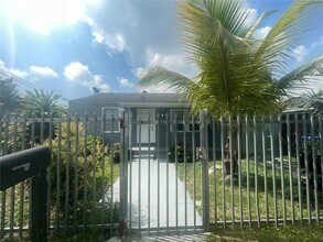 156 NE 77th St in Miami, FL - Building Photo - Building Photo