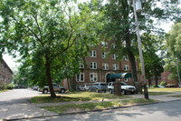 Royal Park Apartments in Elizabeth, NJ - Foto de edificio - Building Photo