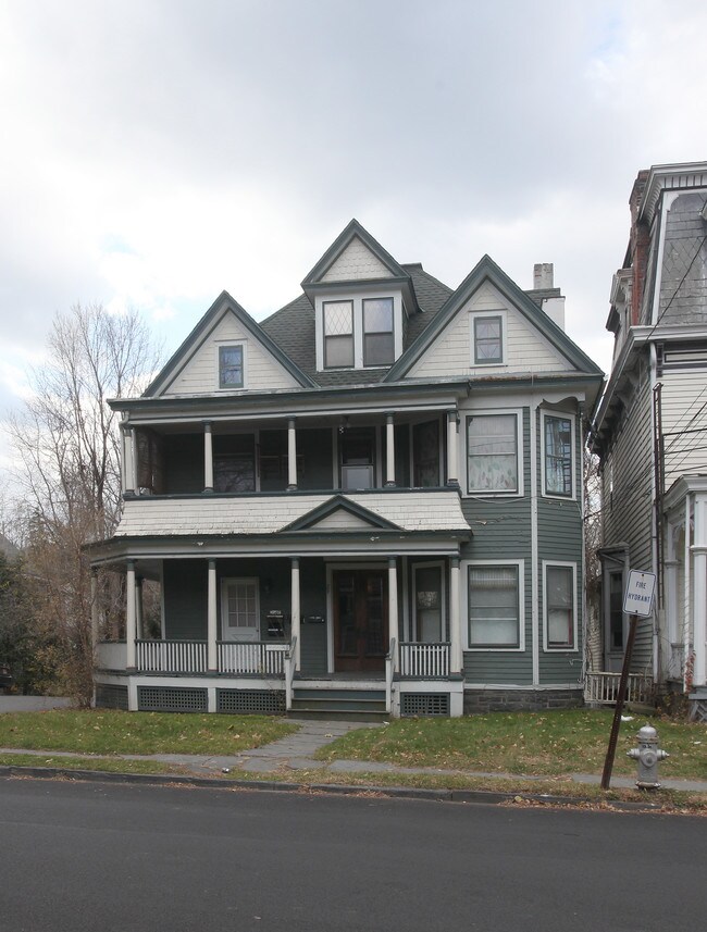 29 Green St in Kingston, NY - Building Photo - Building Photo