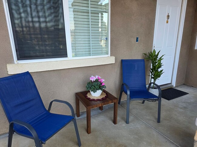 10403 Coconut Grove Ct in Bakersfield, CA - Foto de edificio - Building Photo