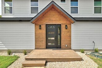 815 Buckingham Pl in Austin, TX - Building Photo - Building Photo