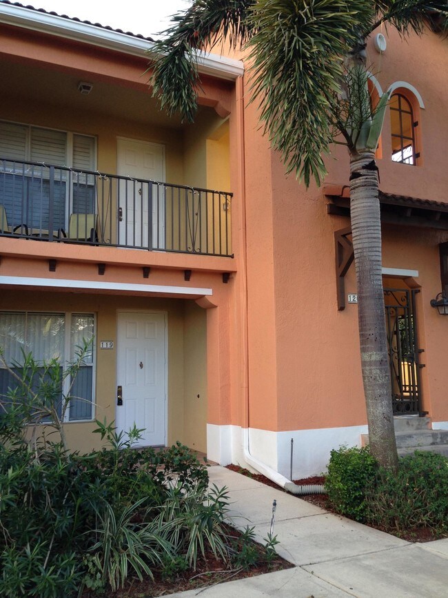 3569 Forest Hill Blvd-Unit -119 in West Palm Beach, FL - Building Photo - Building Photo