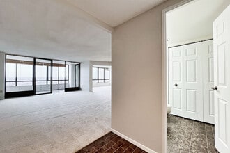65 Skymark Dr in Toronto, ON - Building Photo - Building Photo