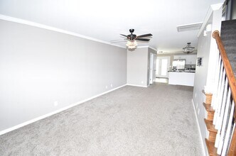 306 Sam Houston Cir in Clarksville, TN - Foto de edificio - Building Photo