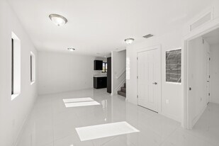 1840 NW 70th St, Unit 1840 in Miami, FL - Building Photo