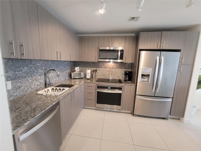 5350 NW 84th Ave, Unit 714 in Doral, FL - Building Photo - Building Photo