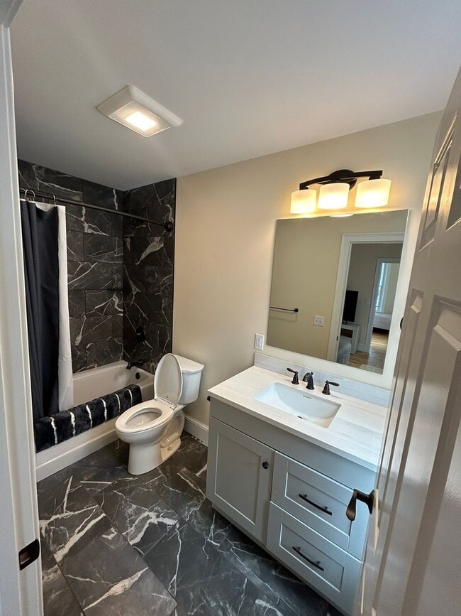 416 Pearl St, Unit 416 Pearl Street #2 in Burlington, VT - Foto de edificio - Building Photo