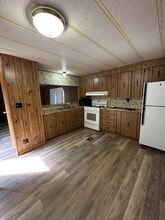 3107 Switzer Rd in Hutchinson, KS - Building Photo - Building Photo