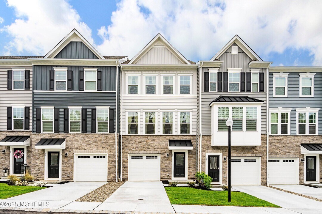 16 Halifax Rd in Berkeley Township, NJ - Building Photo