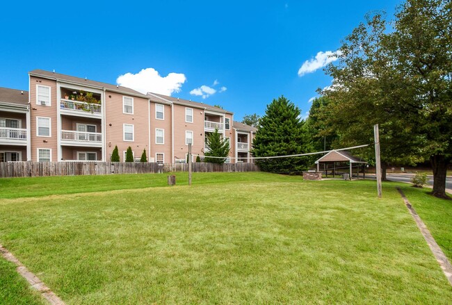 Malvern Lakes in Fredericksburg, VA - Foto de edificio - Building Photo