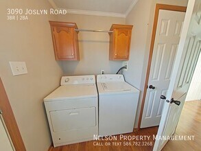 3090 Joslyn Rd in Auburn Hills, MI - Foto de edificio - Building Photo