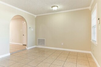 11 Lyncrest Dr in Galveston, TX - Building Photo - Building Photo