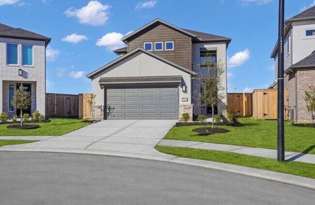 property at 9026 Selwyn Pointe Wy