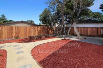 12 Lilac St in Monterey, CA - Building Photo - Building Photo