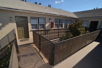 4128 1/2 W Adams Blvd in Los Angeles, CA - Building Photo - Building Photo