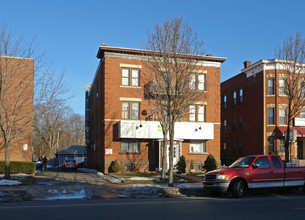 360 Franklin Ave in Hartford, CT - Building Photo - Building Photo