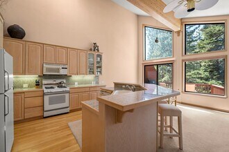 637 Lariat Cir in Incline Village, NV - Building Photo - Building Photo