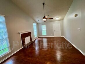 10504 Grassy Plain Ct in Charlotte, NC - Building Photo - Building Photo