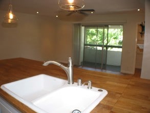2849 S Fairview St, Unit D in Santa Ana, CA - Building Photo - Building Photo