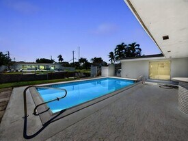 1940 NW 32nd St in Oakland Park, FL - Building Photo