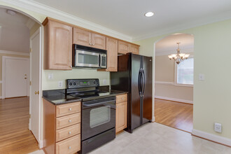 1420 Audmar Dr in McLean, VA - Building Photo - Building Photo