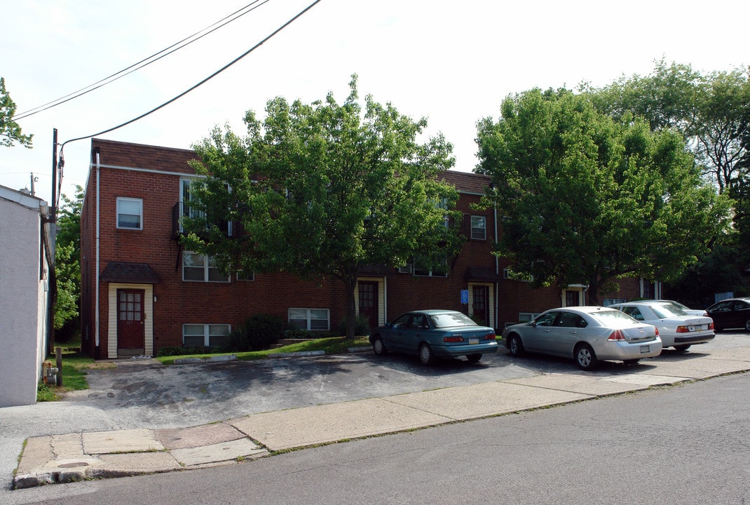 309-317 W Poplar St in Norristown, PA - Building Photo