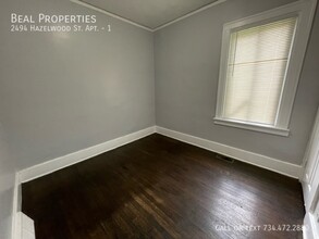 2494 Hazelwood St-Unit -1 in Detroit, MI - Foto de edificio - Building Photo