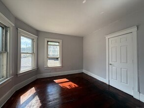 184 Fairview St in New Britain, CT - Building Photo - Building Photo