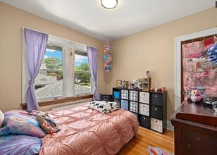 80 S Williams St in Crystal Lake, IL - Foto de edificio - Building Photo