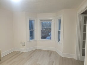 293 Grove Ave, Unit 2nd in Warwick, RI - Building Photo - Building Photo