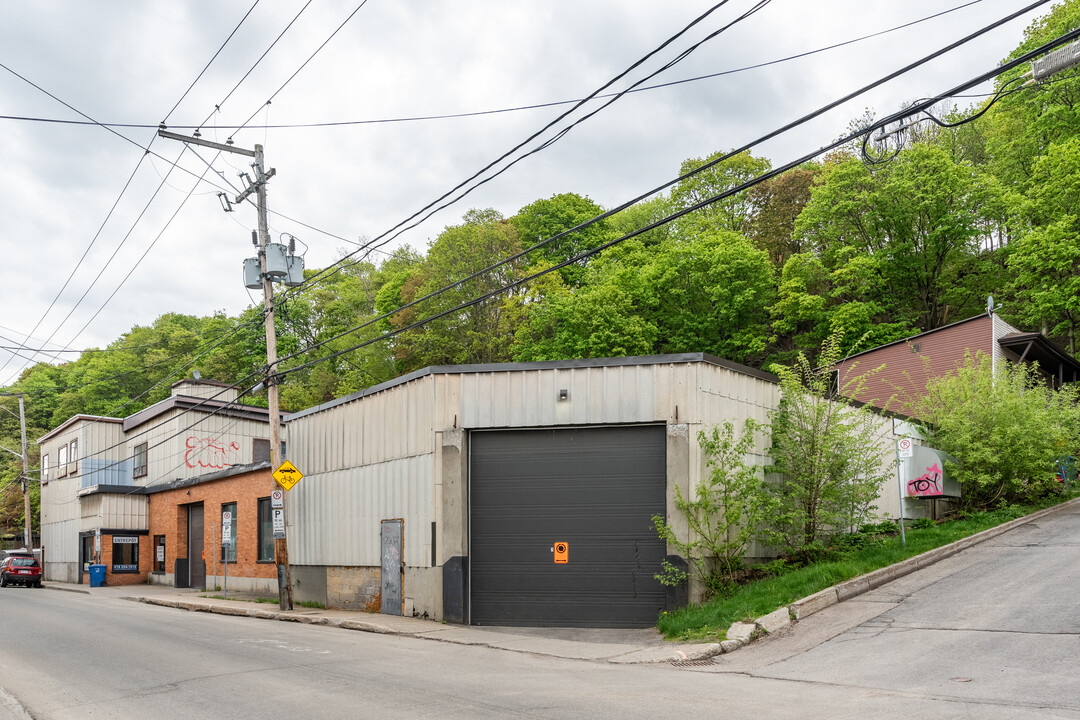 619 Saint-Sauveur Rue in Québec, QC - Building Photo